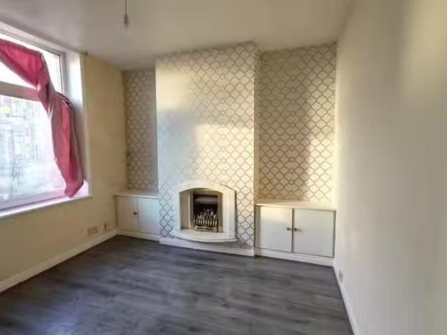 2 bedroom terraced house for rent in Rosegrove Lane, Padiham.