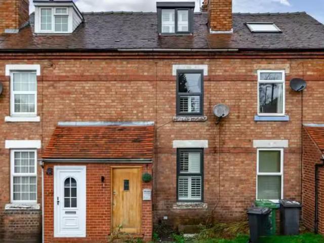 2 bedroom terraced house for rent in Radford Avenue, Kiddermin.