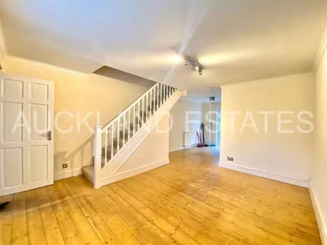 2 bedroom terraced house for rent in Welham Manor, North Mymms.