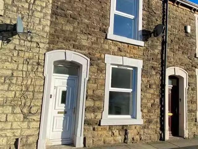 2 bedroom terraced house for rent in Whalley Road, Clayton le.