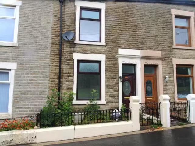 2 bedroom terraced house for rent in Winterton Road, Darwen, BB3
