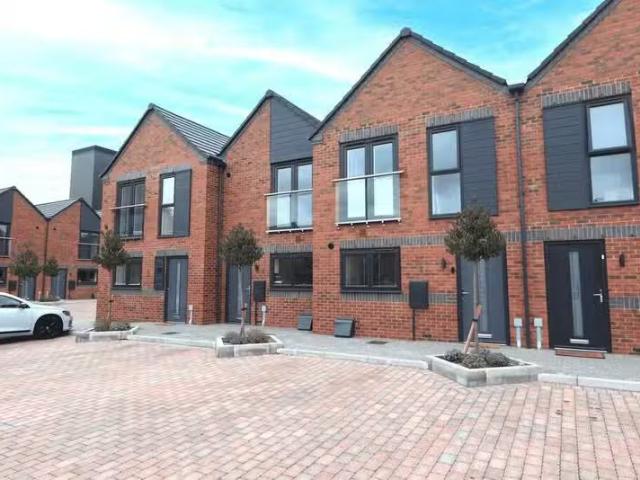 2 bedroom terraced house for rent in Tolson Court, Fazeley, Ta.