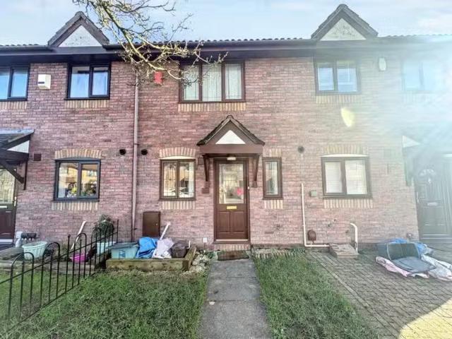 2 bedroom terraced house for rent in The Meadows, Marshfield.