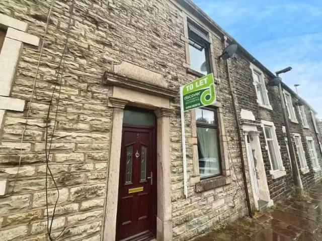 2 bedroom terraced house for rent in Thompson Street, Darwen.