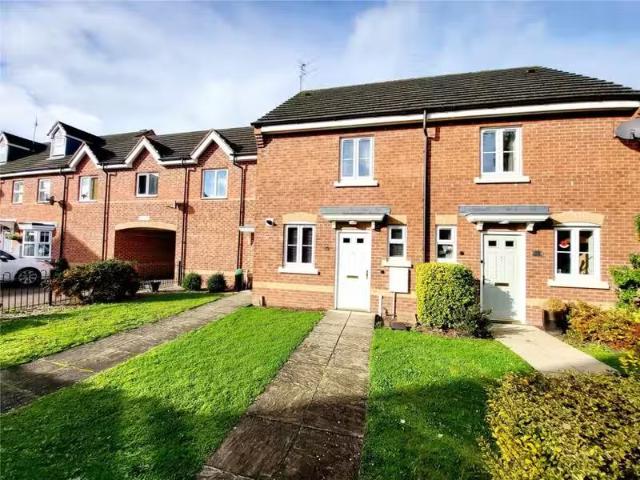 2 bedroom terraced house for rent in Tutors Way, Kidderminster.