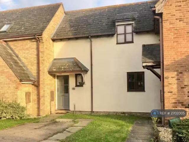 2 bedroom terraced house for rent in Victoria Gardens, Colches.