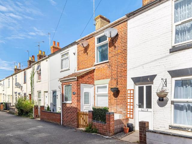 2 bedroom terraced house for sale