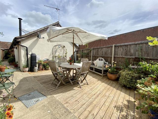 2 bedroom property for sale