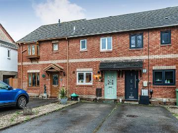 2 bedroom terraced house for sale