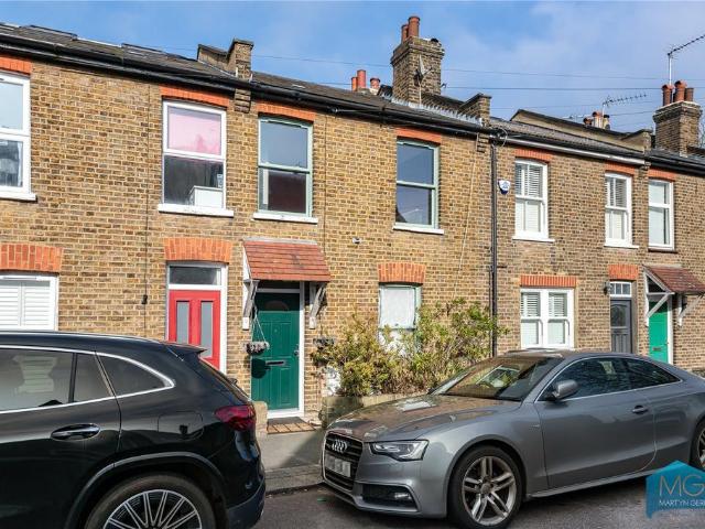 2 bedroom terraced house for sale