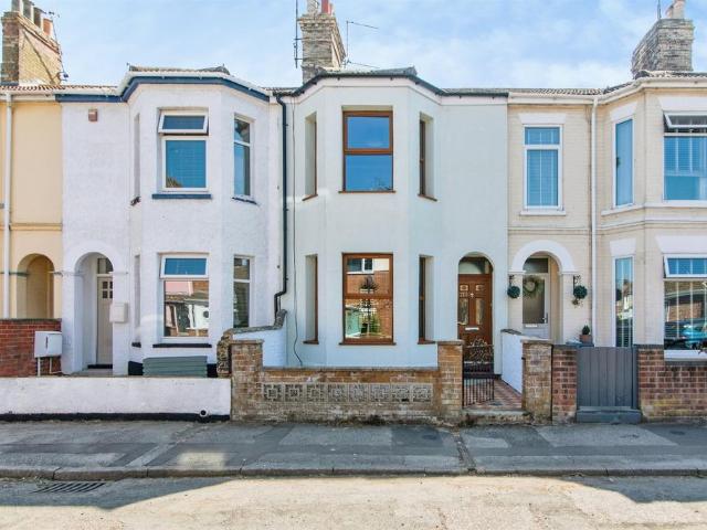 2 bedroom terraced house for sale