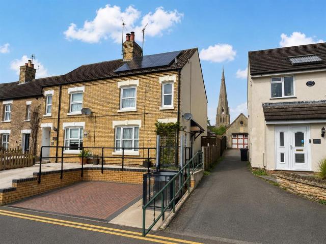2 bedroom terraced house for sale