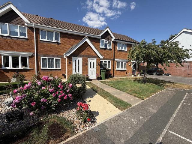 2 bedroom terraced house for sale
