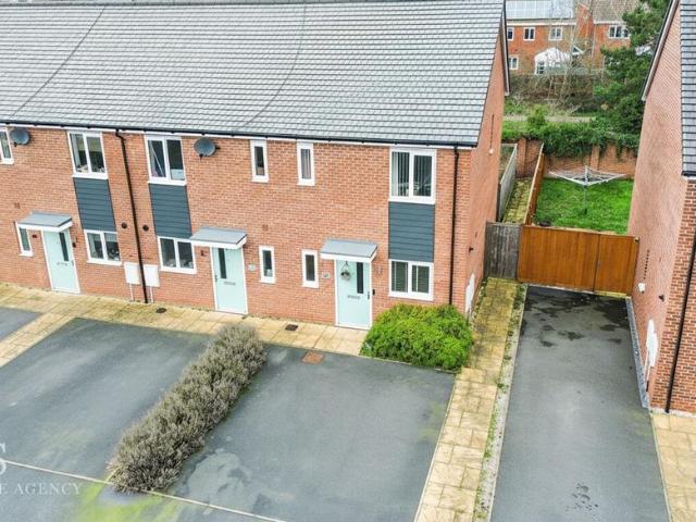 2 bedroom end of terrace house for sale
