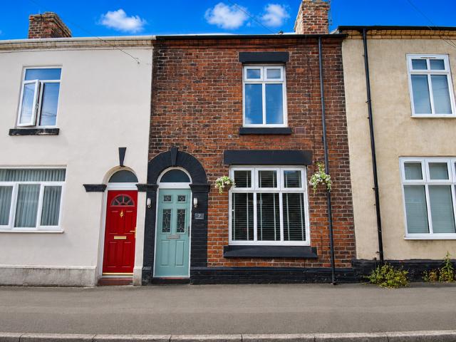 2 bedroom terraced house for sale