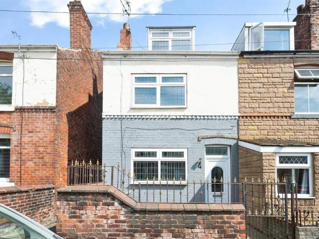 2 bedroom terraced house for sale