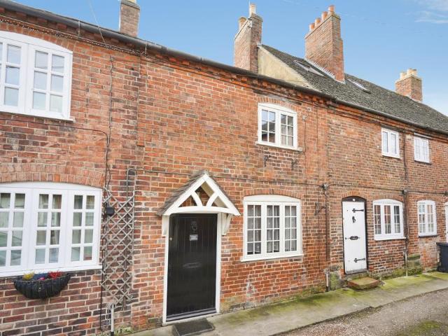 2 bedroom terraced house for sale