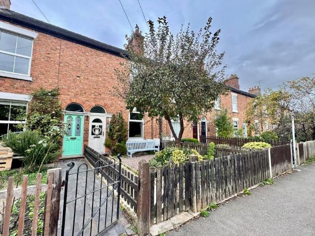 2 bedroom terraced house for sale