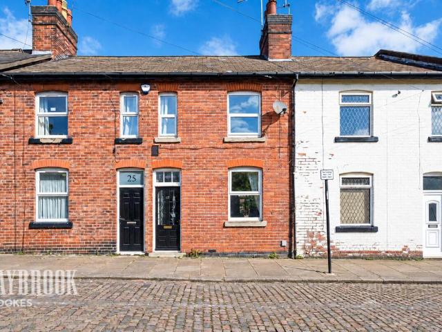 2 bedroom terraced house for sale
