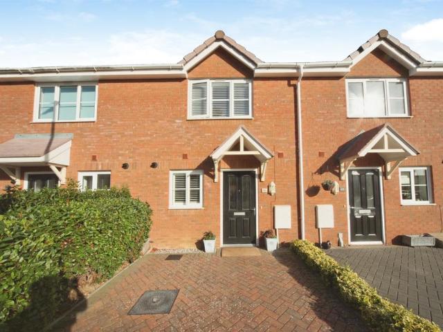 2 bedroom terraced house for sale