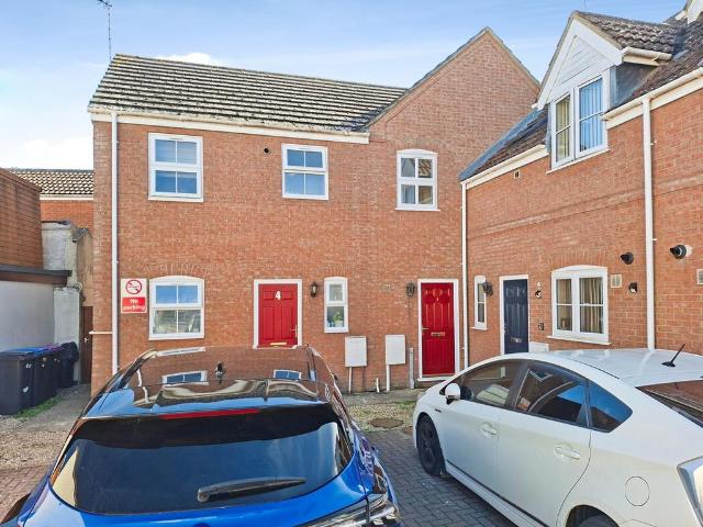 2 bedroom terraced house for sale