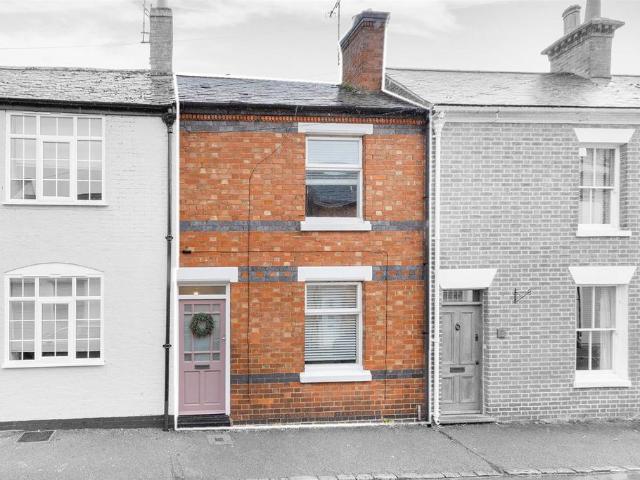 2 bedroom terraced house for sale