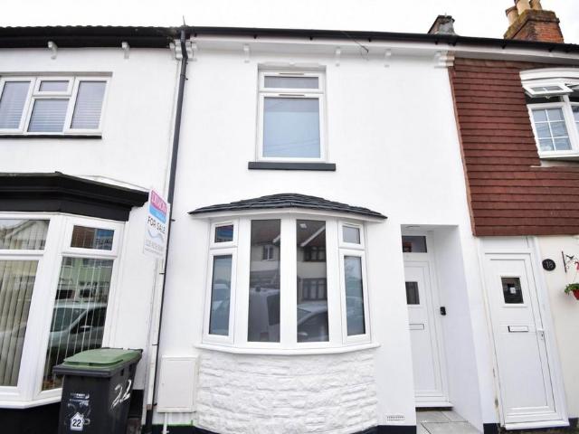 2 bedroom terraced house for sale