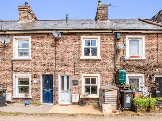 2 bedroom terraced house for sale