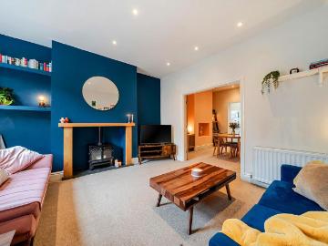 2 bedroom terraced house for sale