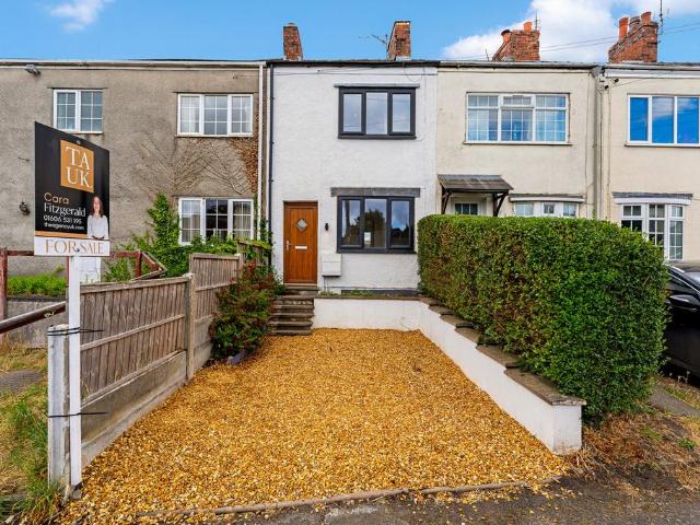 2 bedroom terraced house for sale