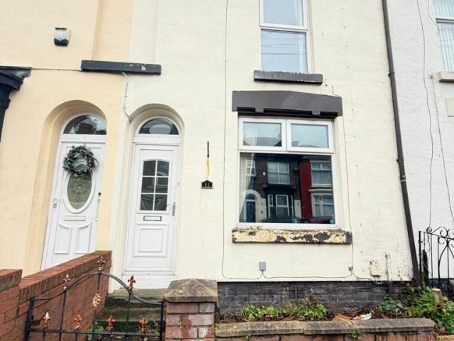 2 bedroom terraced house for sale
