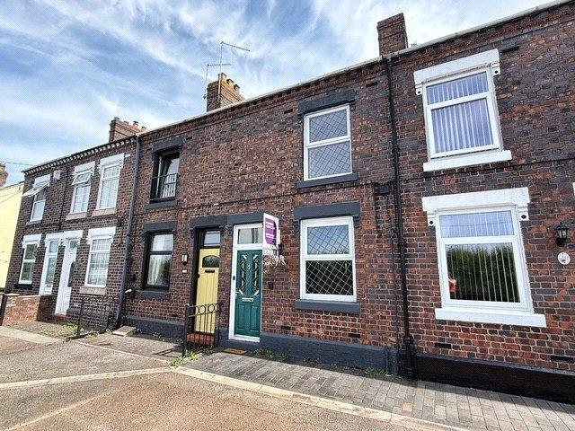 2 bedroom terraced house for sale