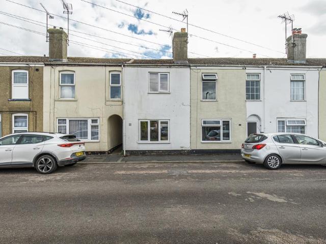 2 bedroom terraced house for sale