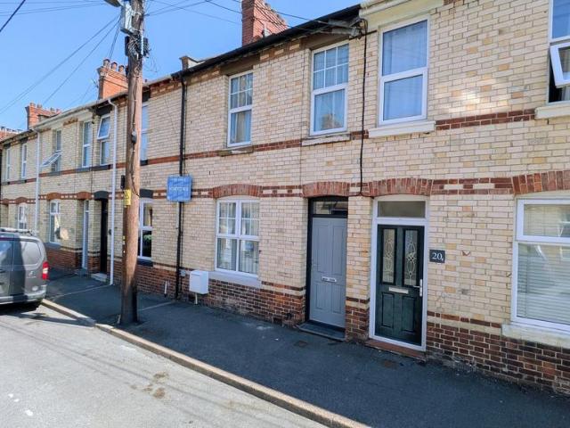 2 bedroom terraced house for sale
