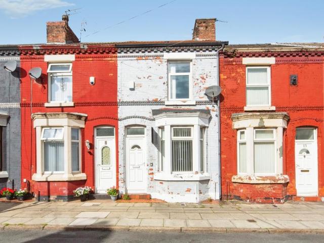 2 bedroom terraced house for sale