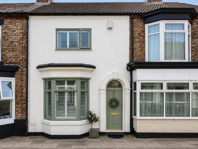 2 bedroom terraced house for sale