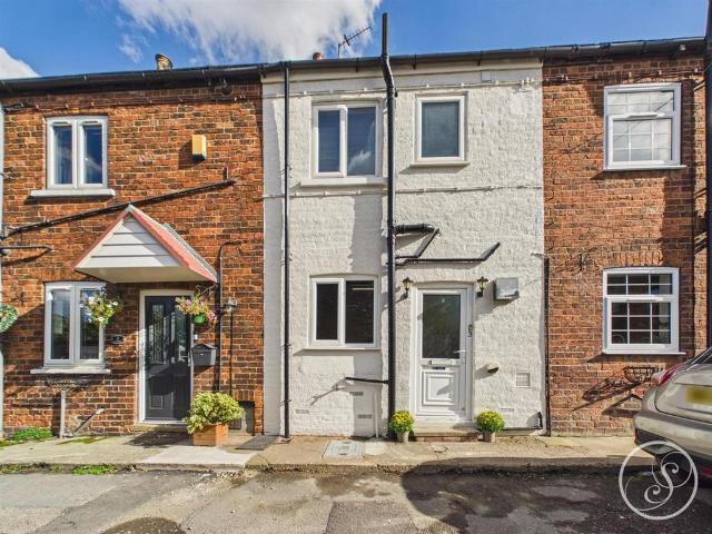2 bedroom terraced house for sale