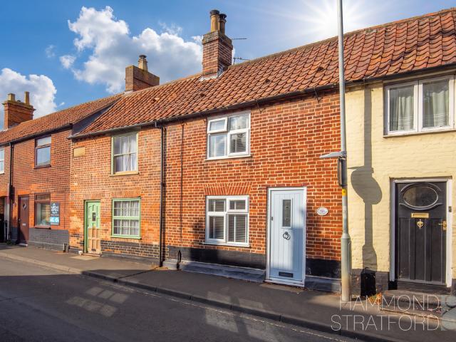 2 bedroom terraced house for sale