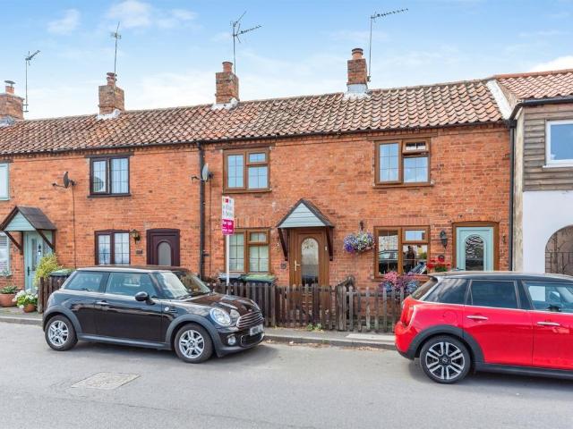 2 bedroom terraced house for sale