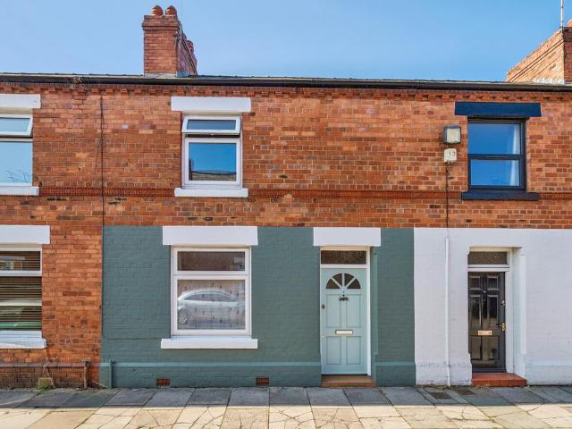 2 bedroom terraced house for sale