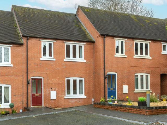2 bedroom terraced house for sale