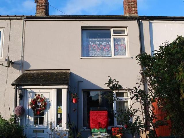 2 bedroom terraced house for sale