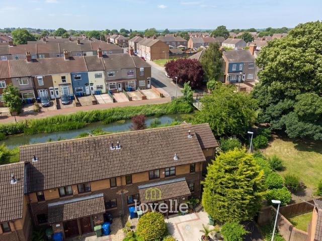 2 bedroom terraced house for sale