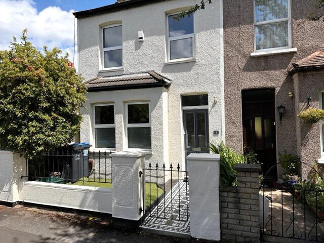 2 bedroom terraced house for sale