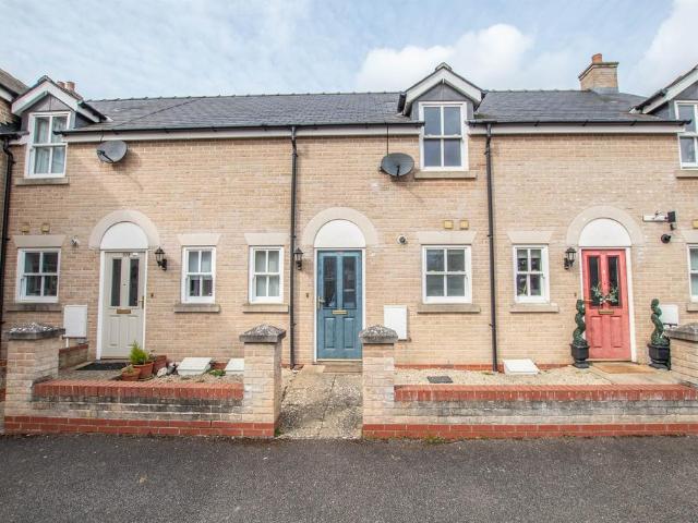 2 bedroom terraced house for sale