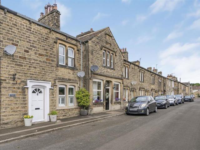 2 bedroom terraced house for sale