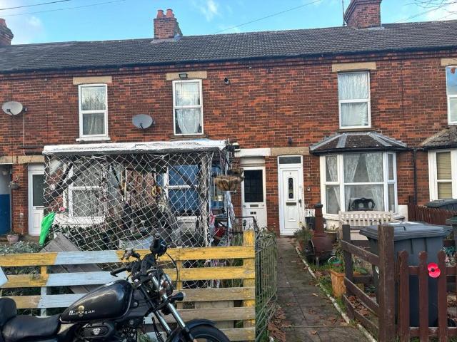 2 bedroom terraced house for sale