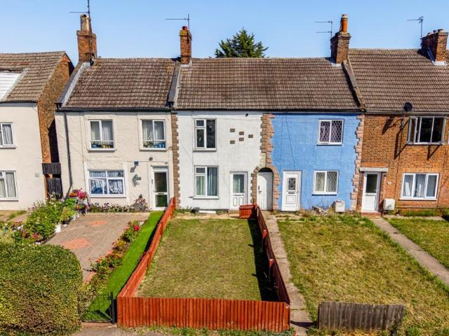 2 bedroom terraced house for sale
