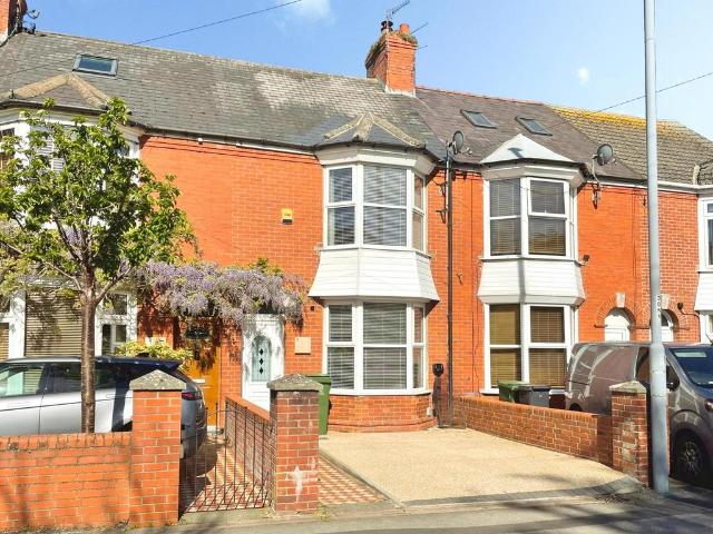 2 bedroom terraced house for sale