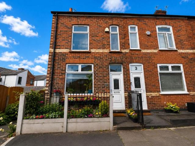 2 bedroom terraced house for sale